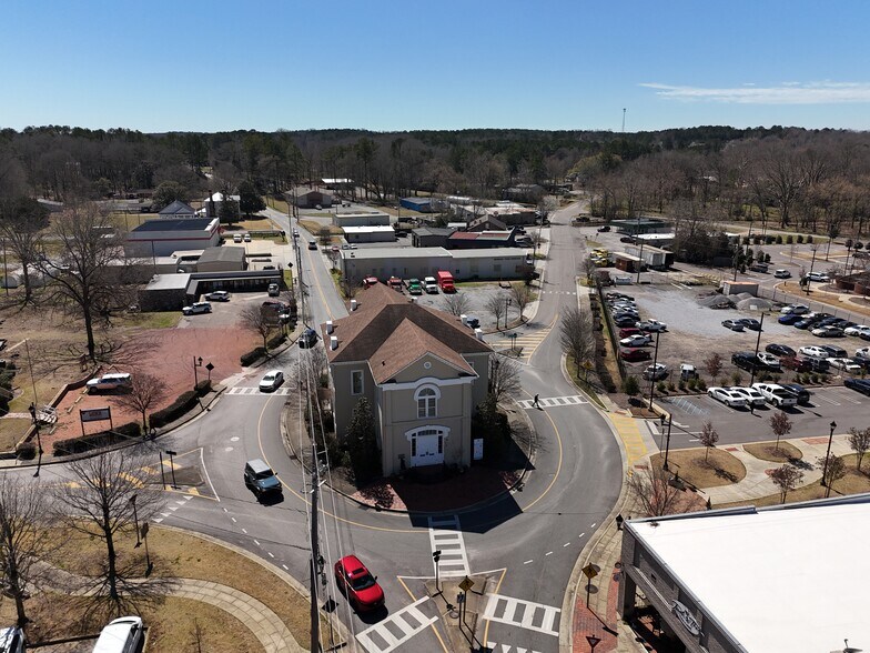 More Photos Of 109 Main Street, Columbiana Office For Lease