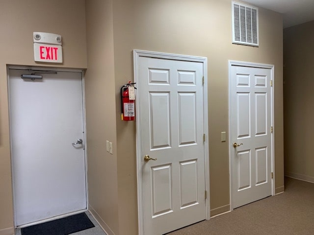 More Photos Of 2585 Eastwood Dr, Columbus Office For Lease