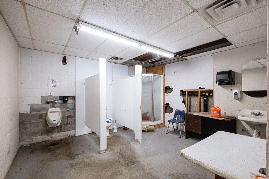 More Photos Of 714 Calhoun St, Little Rock Industrial For Sale