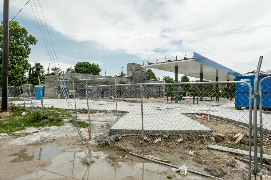 More Photos Of 914 W Greens Rd, Houston General Retail For Sale