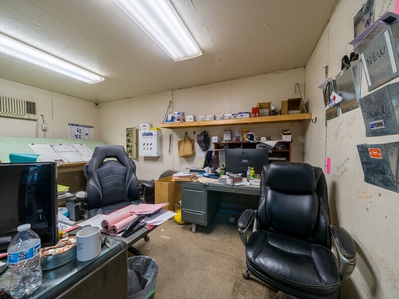 More Photos Of 50 Franklin St, Batavia Flex For Sale