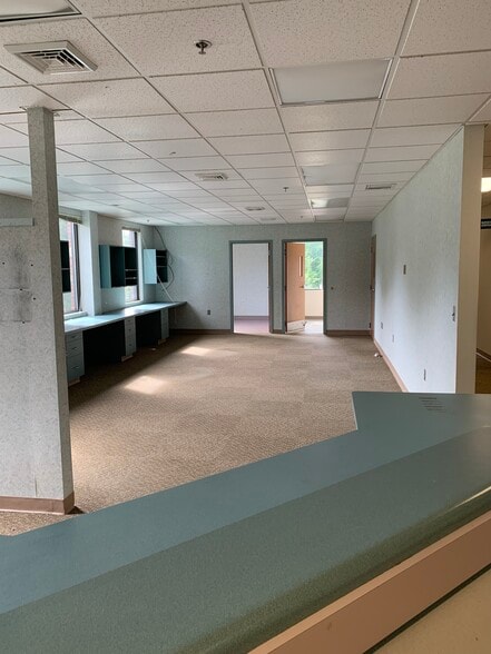 More Photos Of 294 N Main St, East Longmeadow Medical For Lease
