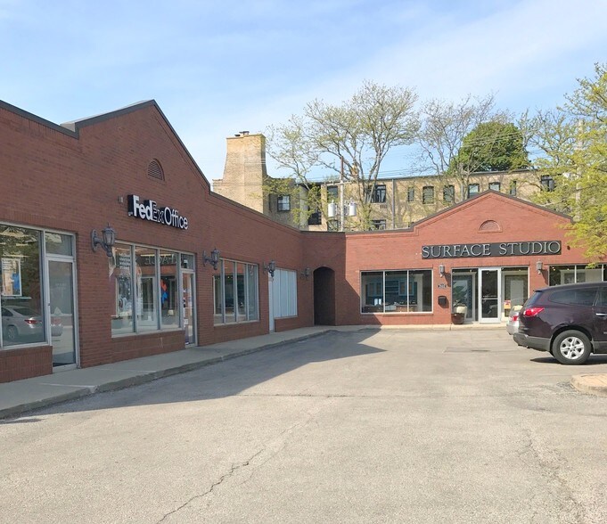 More Photos Of 2516-2522 Green Bay Rd, Evanston Freestanding For Lease