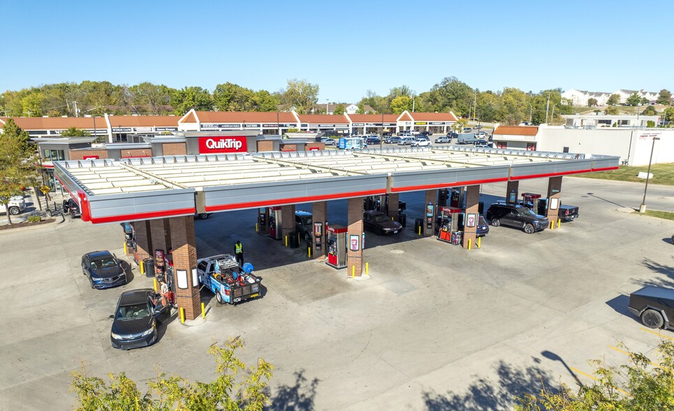 More Photos Of 528 NW Englewood Rd, Kansas City Convenience Store For Sale