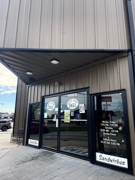 More Photos Of 4405 Dorchester Rd, Charleston Freestanding For Lease