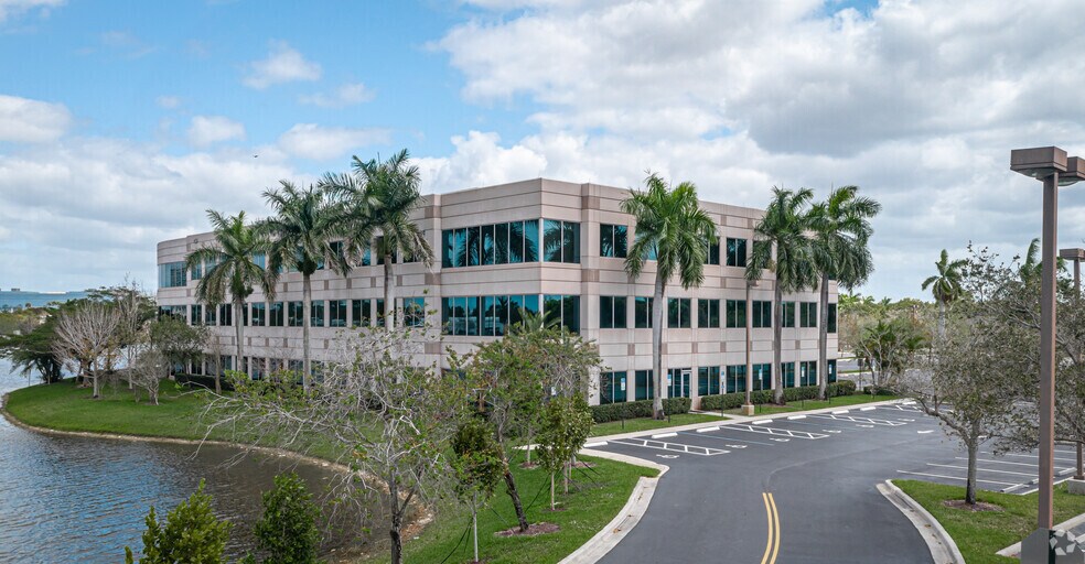 More Photos Of 1300 Sawgrass Corporate Pky, Sunrise Office Residential For Lease
