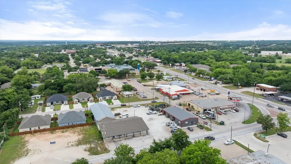 More Photos Of 1409 NE Barnard St, Glen Rose Storefront Retail Office For Sale