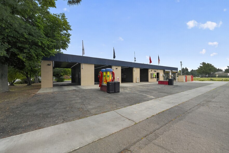 More Photos Of , Longmont Specialty For Sale