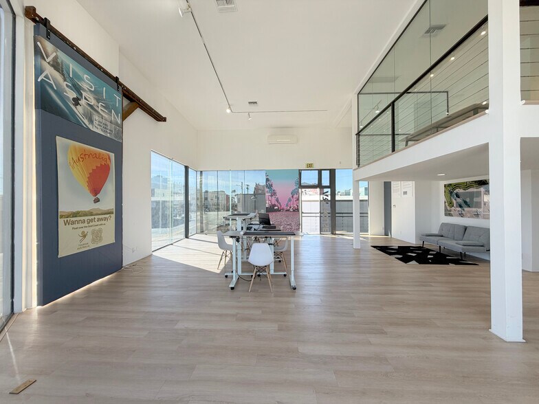 More Photos Of 1501 Main St, Venice Storefront Retail Office For Lease