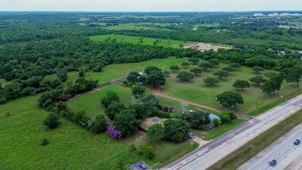 More Photos Of 4579 SE I 10 Frontage Rd, Sealy Land For Sale