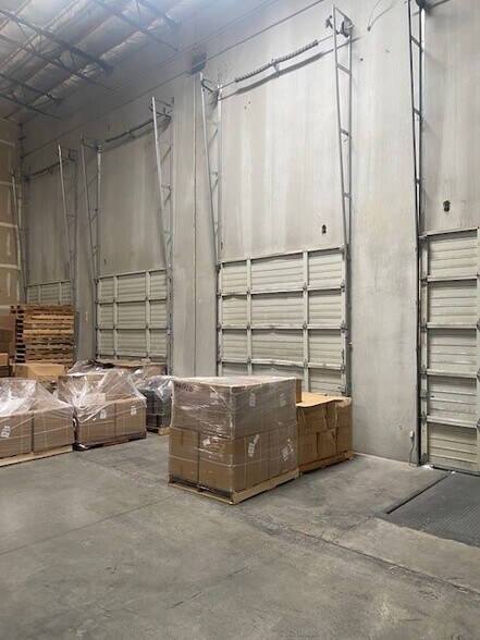 More Photos Of 2951 Marion Dr, Las Vegas Warehouse For Lease