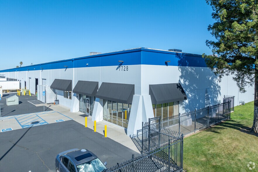 Primary Photo Of 7728 Wilbur Way, Sacramento Warehouse For Lease