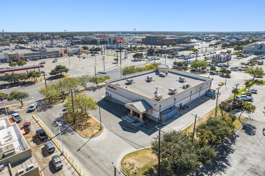 More Photos Of 7019 S Zarzamora St, San Antonio Drugstore For Sale