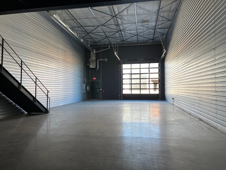More Photos Of 1004 S Interstate 25, Castle Rock Light Manufacturing For Sale