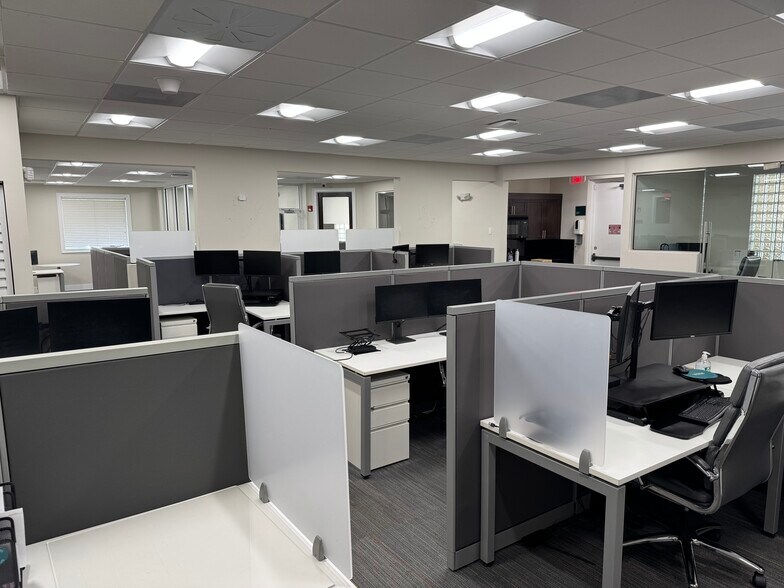 More Photos Of 12895 SW 132nd St, Miami Office For Lease