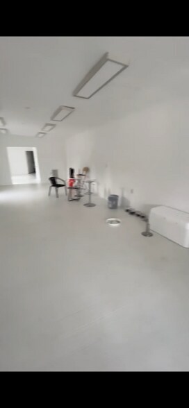 More Photos Of 1507 W North Loop Blvd, Austin Freestanding For Lease