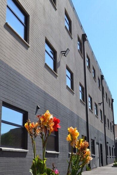 More Photos Of 18740 Ventura Blvd, Tarzana Medical For Lease