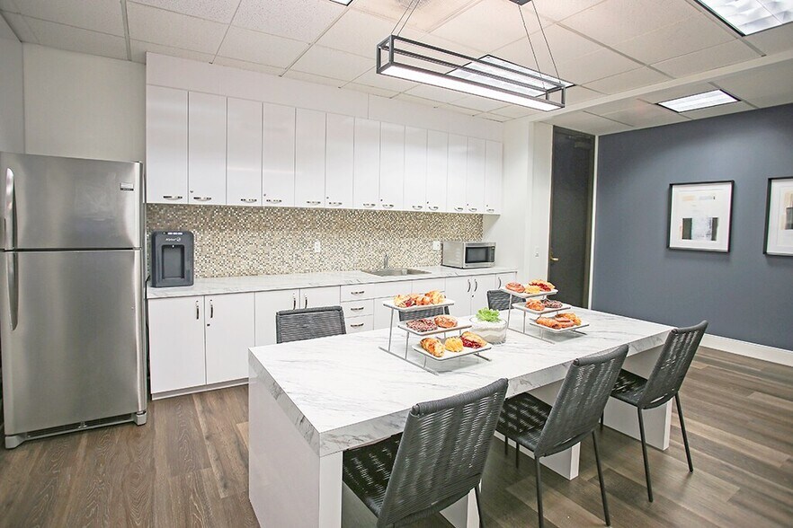 More Photos Of 18000 Studebaker Rd, Cerritos Coworking Space