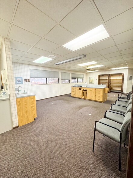 More Photos Of 3540 N Belt W, Belleville Medical For Sale