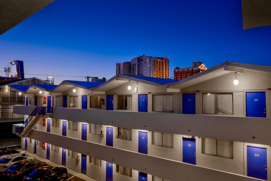 More Photos Of 200 S 8th St, Las Vegas Apartments For Sale