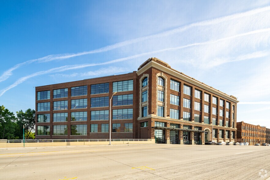 More Photos Of 1700 W Fort St, Detroit Apartments For Lease