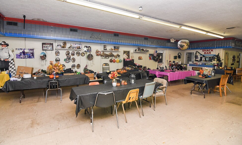 More Photos Of 106 W North Railroad St, Four Oaks Storefront For Sale