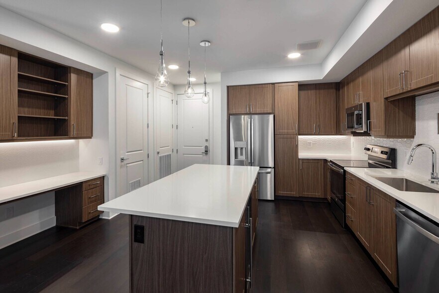More Photos Of 1911 Philomena St, Austin Apartments For Lease