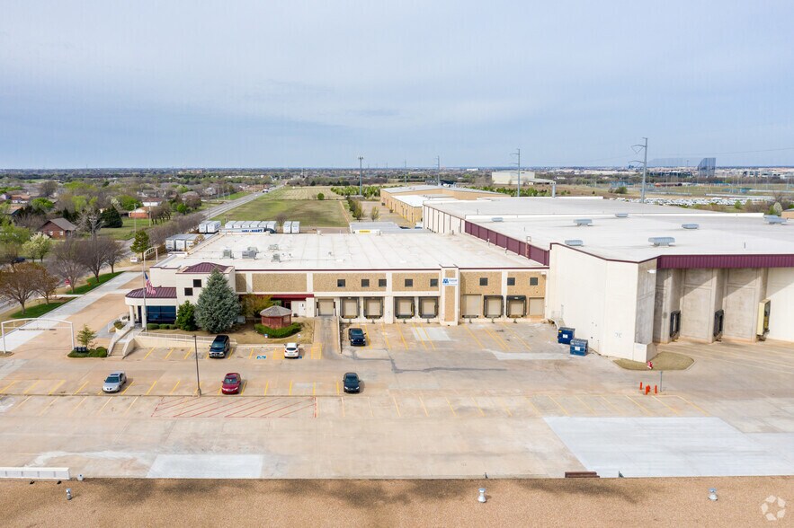 More Photos Of 311 NW 122nd St, Oklahoma City Warehouse For Lease