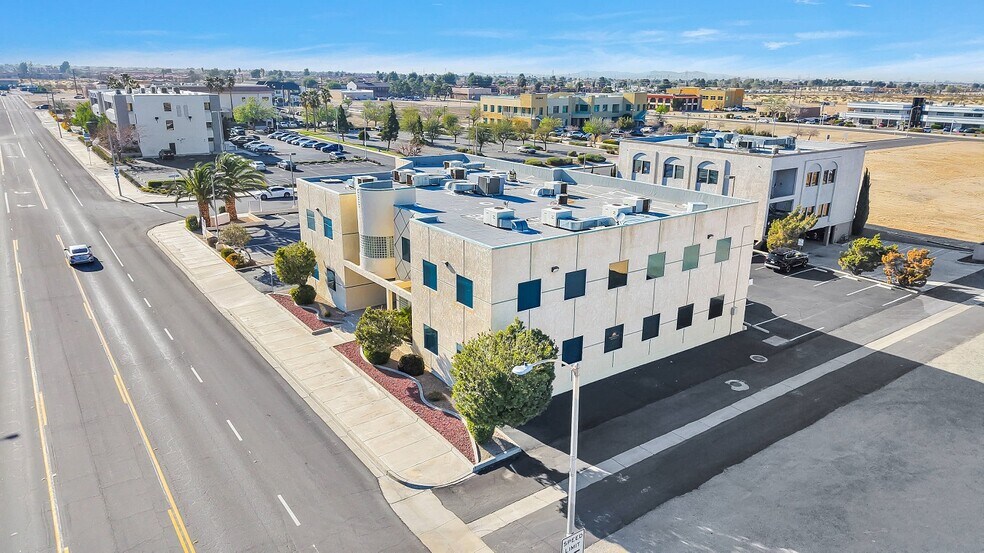 More Photos Of 15490 Civic Dr, Victorville Office For Sale