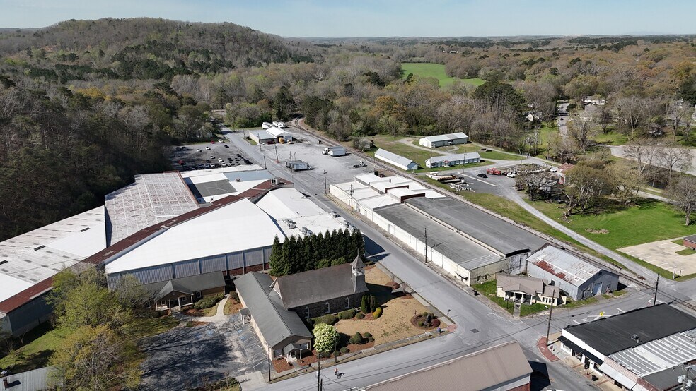 More Photos Of 326 S Marble St, Rockmart Distribution For Sale