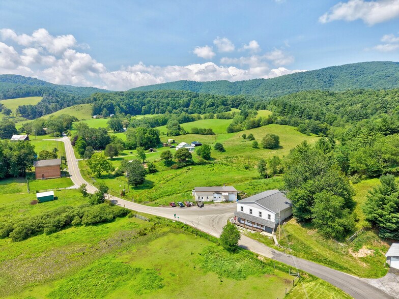 More Photos Of 11 Mount Zion Rd, Elk Creek Freestanding For Sale