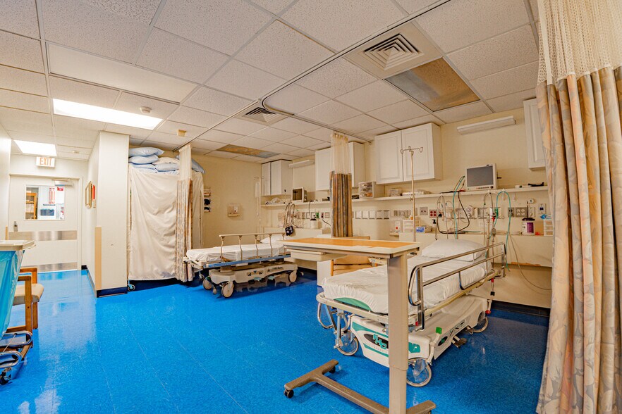 More Photos Of 1255 37th St, Vero Beach Medical For Sale
