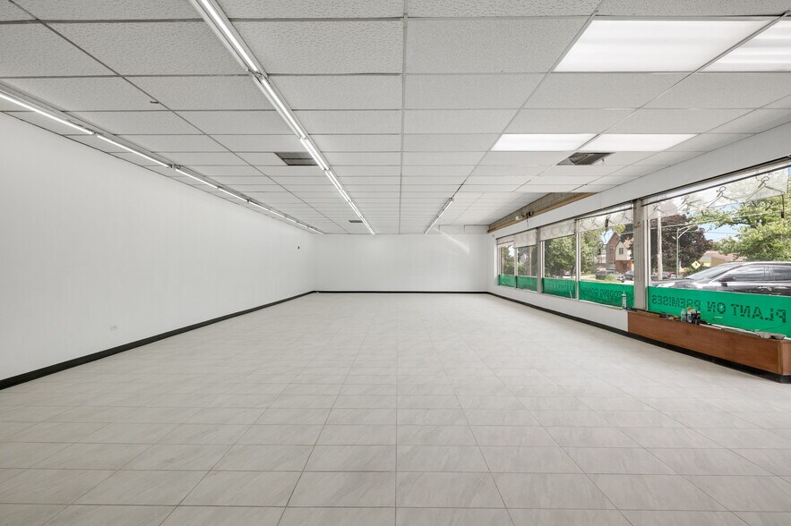 More Photos Of 7642-7650 W Touhy Ave, Chicago Storefront Retail Office For Lease