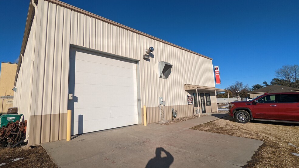 More Photos Of 224 1st NE st, Pine Island Warehouse For Sale
