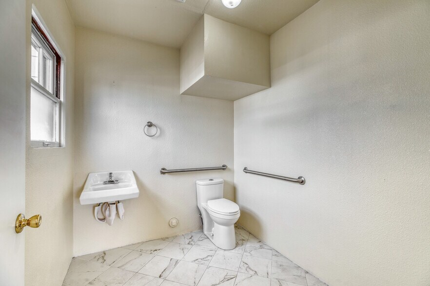 More Photos Of 235 W Idaho Ave, Ontario Office Residential For Sale