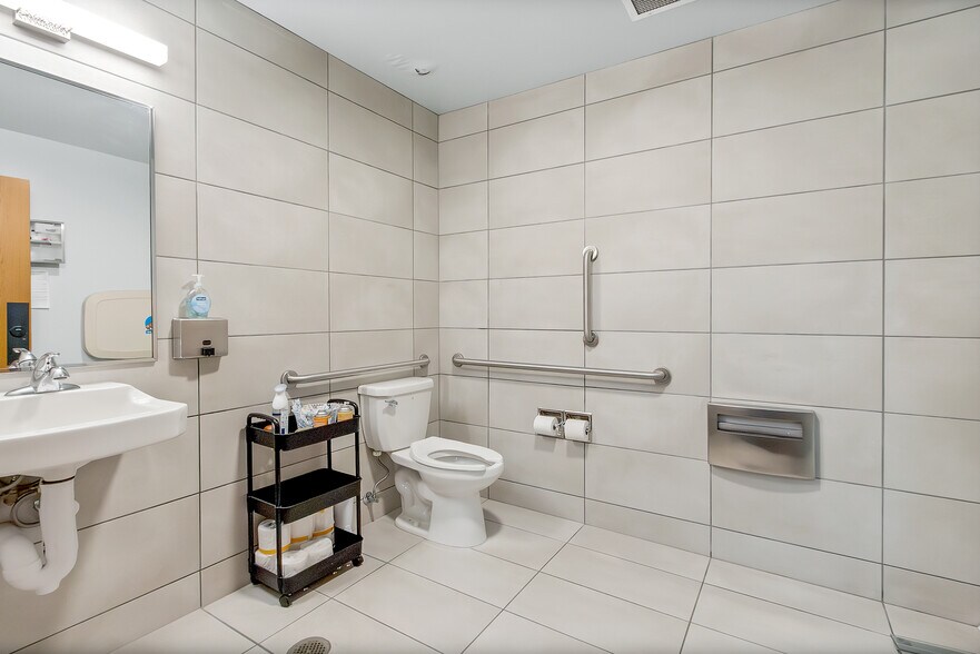 More Photos Of 221 W Gowe St, Kent Bank For Sale