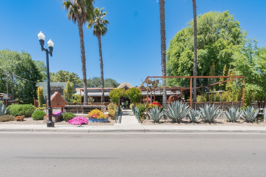 More Photos Of 2927 Spring St, Paso Robles Restaurant For Sale