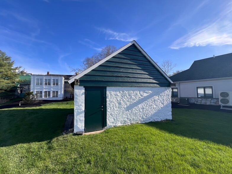 More Photos Of 100 John Robert Thomas Dr, Exton Office For Sale