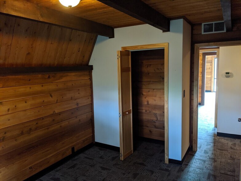 More Photos Of 1580-1590 Robinhood Dr, Etters Freestanding For Lease