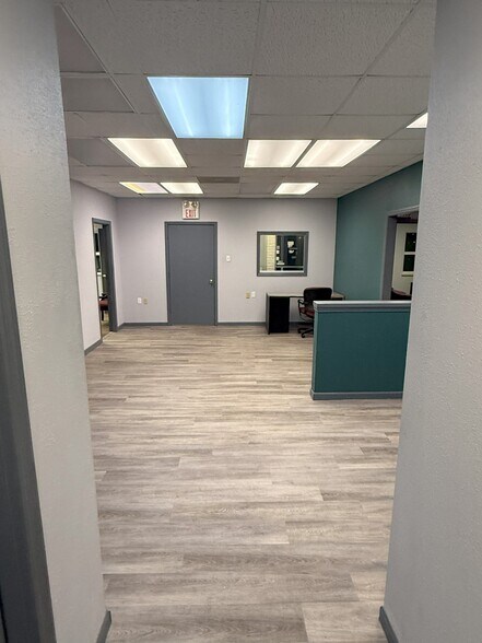 More Photos Of 9620 Midland Blvd, Saint Louis Warehouse For Sale