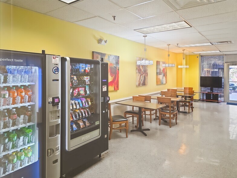 More Photos Of 140 Stoneridge Dr, Columbia Coworking Space