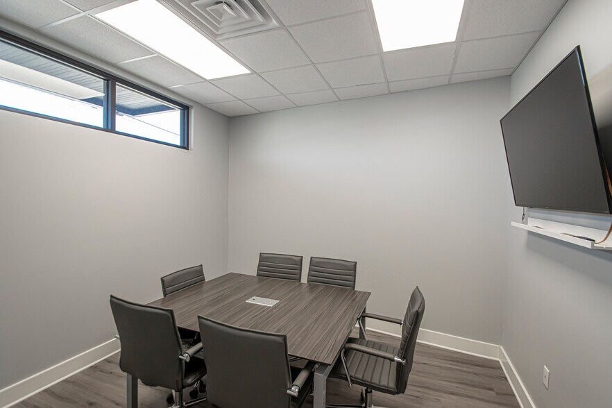 More Photos Of 5206 Highway 5 N, Bryant Office For Sale