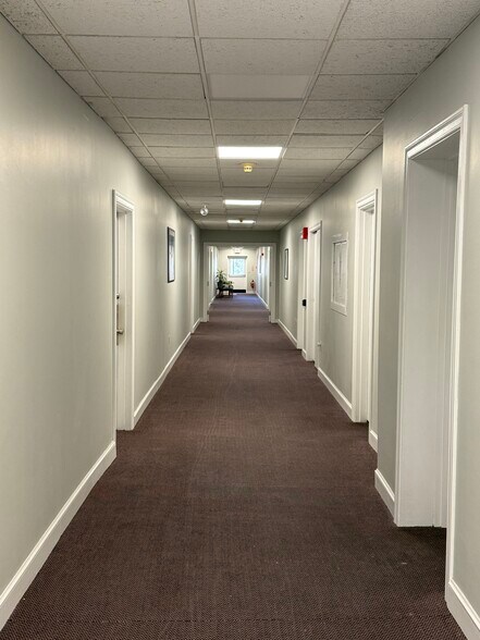 More Photos Of 76 Summer St, Fitchburg Office For Sale