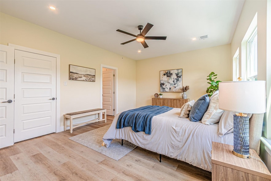 More Photos Of 2376 Longhorn St, Dallas Apartments For Sale