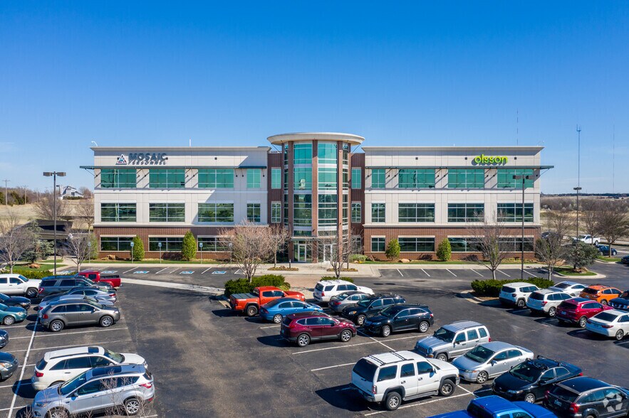 More Photos Of 11600 Broadway Extension, Oklahoma City Office For Lease