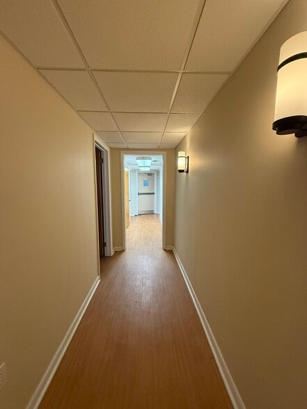 More Photos Of 584 Wyoming Ave, Kingston Medical For Sale