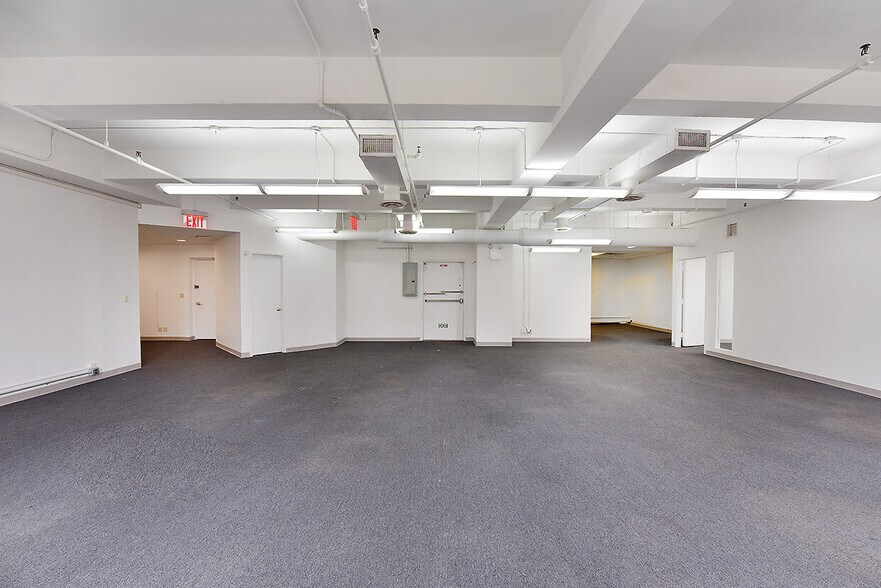 More Photos Of 70 W 36th St, New York Office For Lease