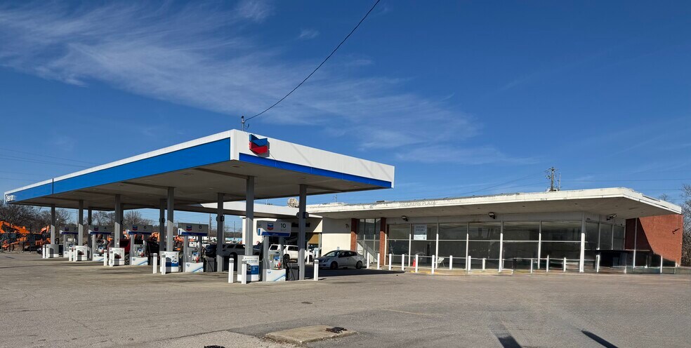 Primary Photo Of 2429 Carraway Blvd, Birmingham Service Station For Lease