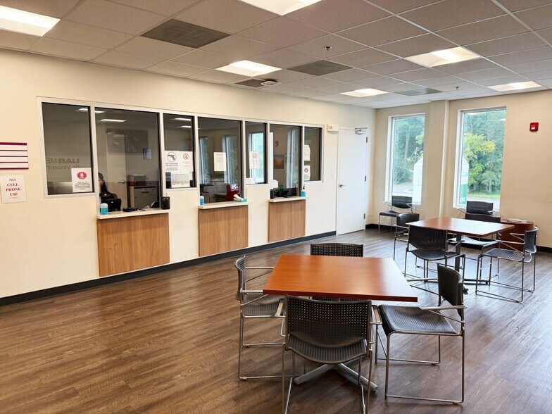 More Photos Of 1 W Lakeshore Dr, Birmingham Medical For Lease