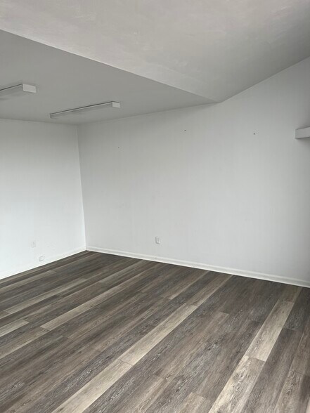 More Photos Of 376 N Witchduck Rd, Virginia Beach Light Manufacturing For Lease